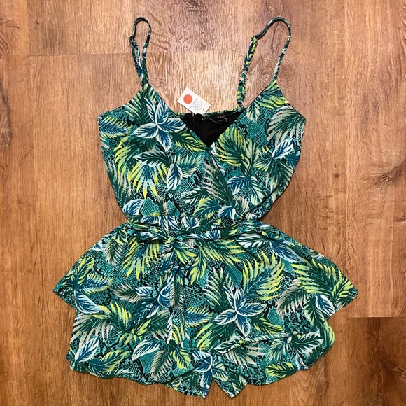Women’s Tropical Romper - Picture 2 of 10